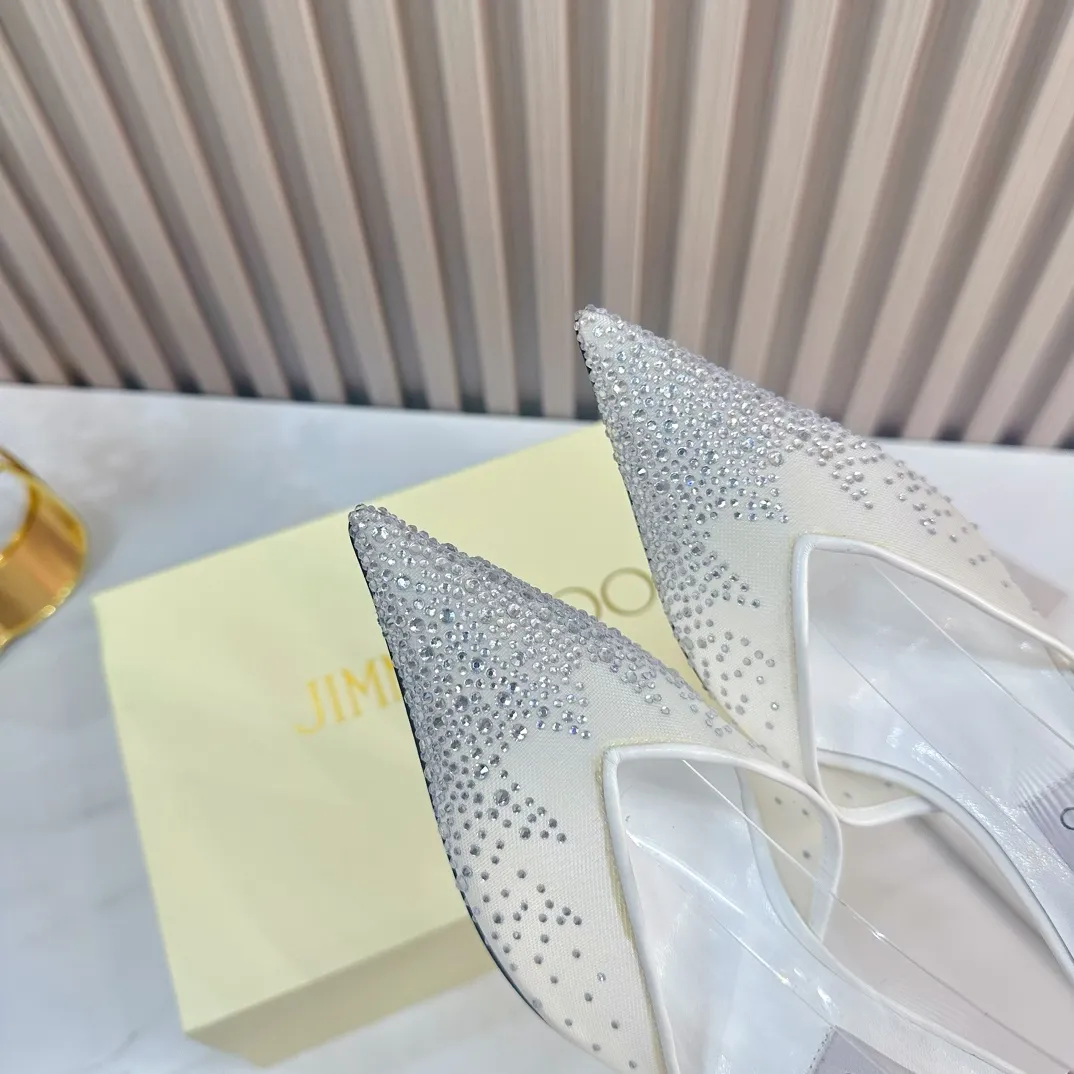 👟👟Ex-factory price 700👟👟 JIMMY CHOO (Jimmy CHOO) 💝💝💝 is a very comprehensive noble fashion lifestyle brand, with a series of women's high-heeled, medium-heeled, flat-heeled sandals with the same strap from major fashion bloggers and celebrities in Hong Kong and the United States.  The Australian pointed toe, round toe and square toe series are simply beautiful. Fall in love with elegance and playful sense of the future. Just by looking at them, you want to own them immediately, but you can really think about a pair of exquisite high heels~~~~~~~~~~~~~~~~~ 💝This series is specially designed for extraordinary and indifferent ladies, thus creating a unique overall effect, Jimmy Choo Design products that inspire women to move forward and show their charm💝💝💝 1⃣️Material: Imported genuine mesh hot diamond 2⃣️Inner: Imported Italian lambskin, super soft and delicate 3⃣️Outsole: Imported Italian original original color genuine leather outsole Heel height 8.5cm (10.0/6.5cm can be made) 4⃣️Code number: 35-39 (34.40.41.42 customized)